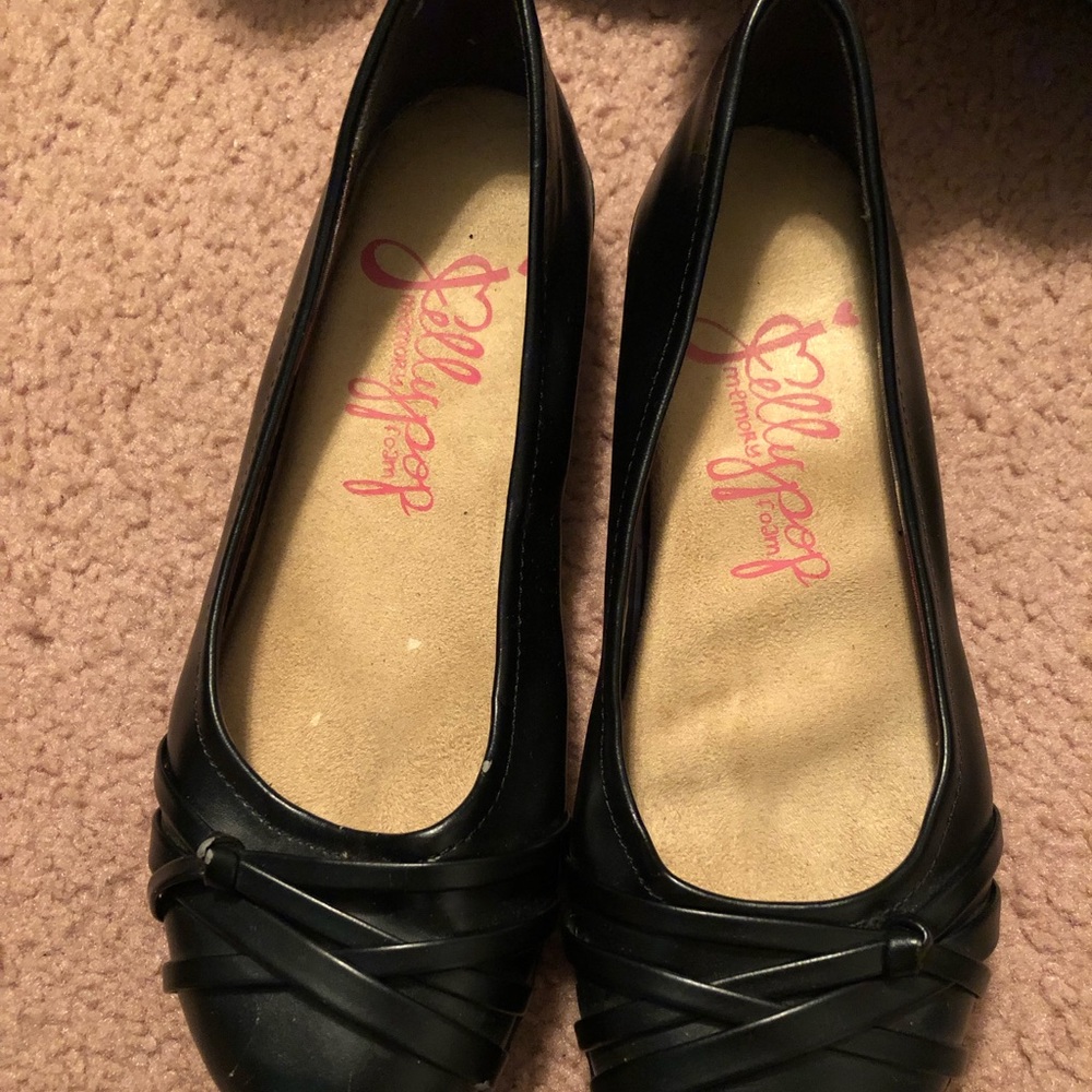 Women’s flats